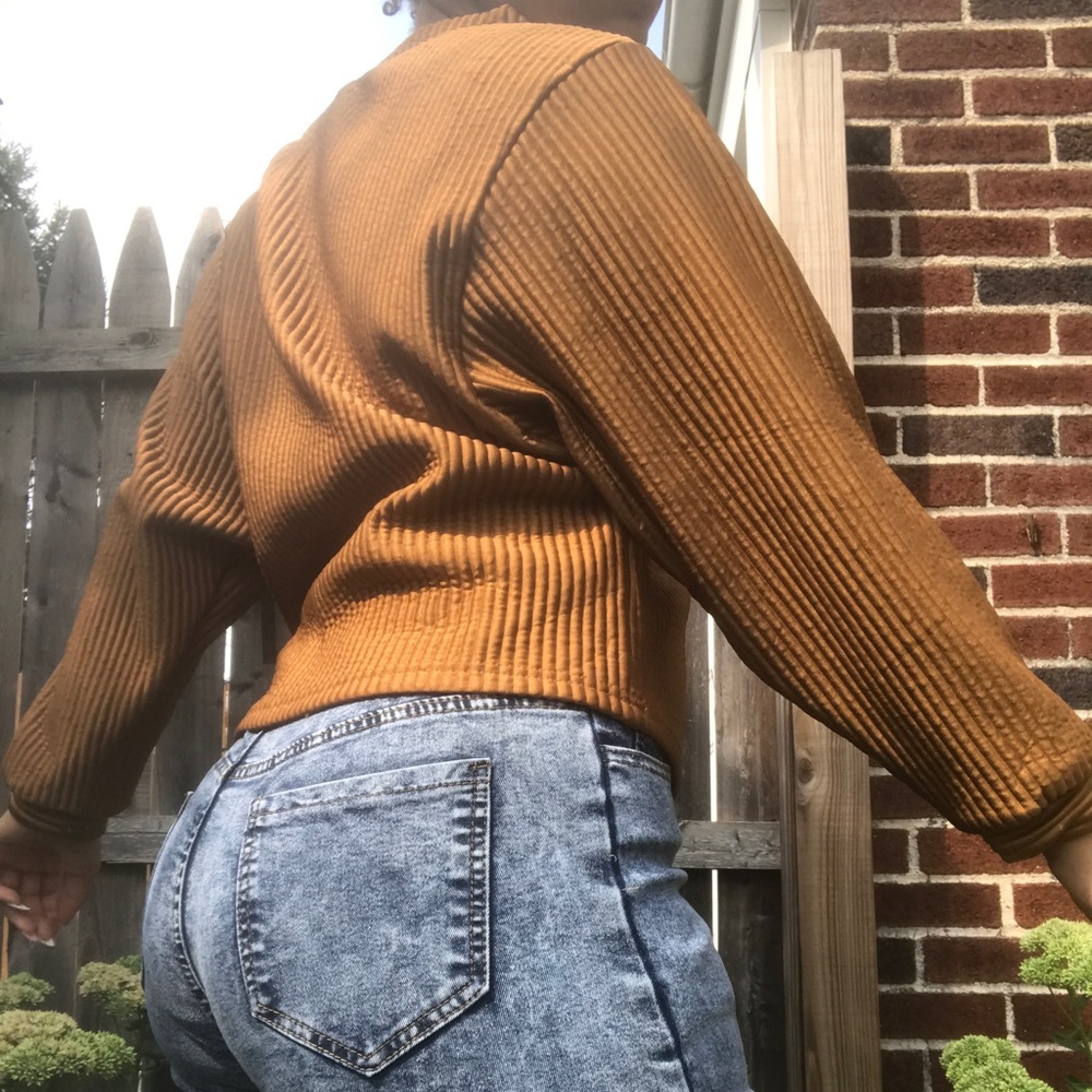 Sweater - Picture 5 of 5